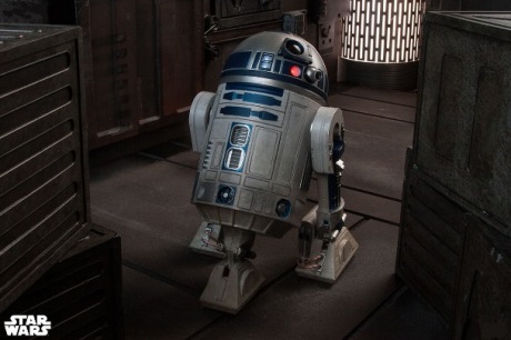 R2-D2_Model